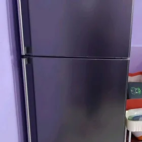 Холодильник продаётся