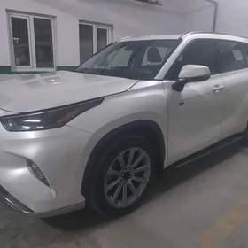 Toyota Highlander 2021