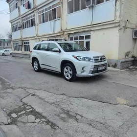 Toyota Highlander 2018