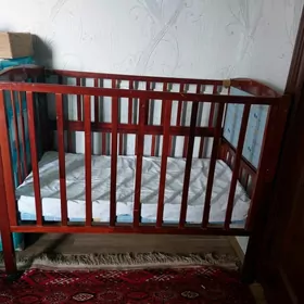 кроватка в хорошем состоянии