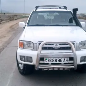 Nissan Pathfinder 2000