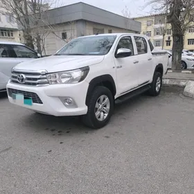 Toyota Hilux 2021