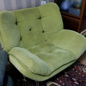 кресла в отличном состоянии