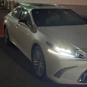 Lexus ES 350 2025