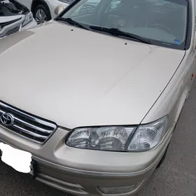 Toyota Camry 2001