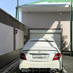 Mercedes-Benz C350 2011