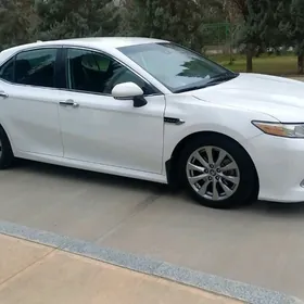 Toyota Camry 2018