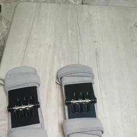 коленные фиксаторы