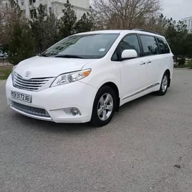 Toyota Sienna 2017