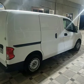 Nissan NV200 2020