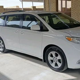 Toyota Sienna 2015