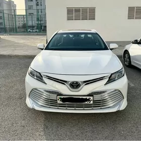 Toyota Camry 2018