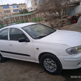 Nissan Sunny 2001