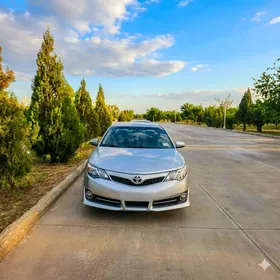 Toyota Camry 2014