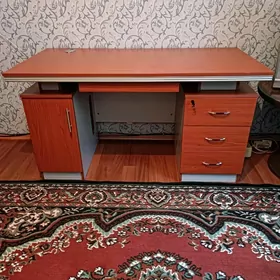 письменный стол