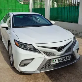 Toyota Camry 2019