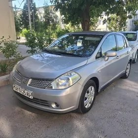 Nissan Tiida 2007