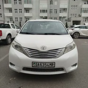 Toyota Sienna 2010