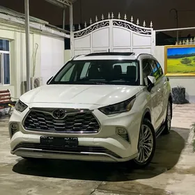 Toyota Highlander 2021