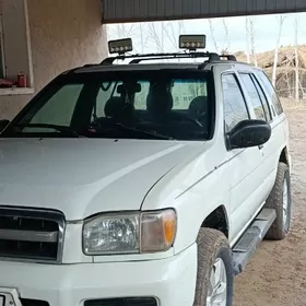 Nissan Pathfinder 2000