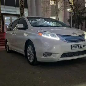 Toyota Sienna 2016