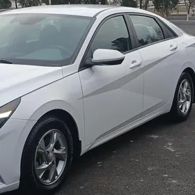 Hyundai Elantra 2022