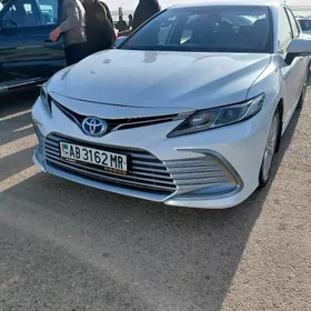 Toyota Camry 2021