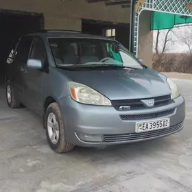 Toyota Sienna 2004