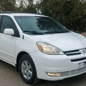 Toyota Sienna 2004