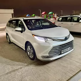 Toyota Sienna 2021