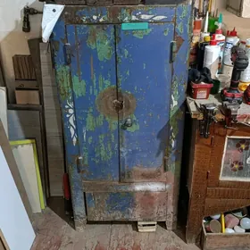 Железный шкаф. Demir şkaf