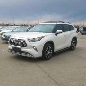 Toyota Highlander 2021