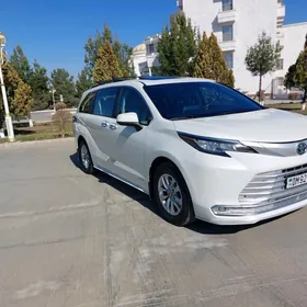 Toyota Sienna 2021