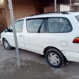 Toyota Sienna 1999
