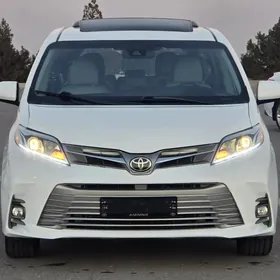 Toyota Sienna 2019