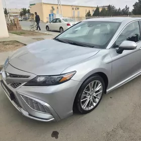 Toyota Camry 2021