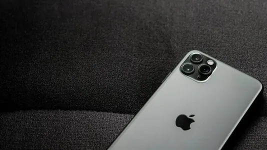 iPhone стал сам звонить по ночам: Apple советует обновить iOS