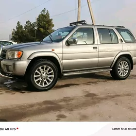 Nissan Pathfinder 2001
