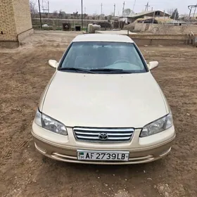 Toyota Camry 2001