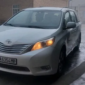 Toyota Sienna 2010