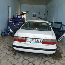 Toyota Corona 1995