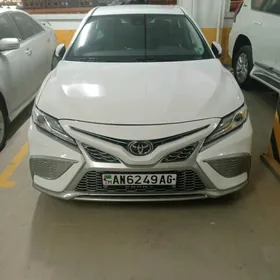 Toyota Camry 2021