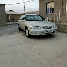 Toyota Camry 2000