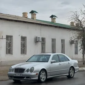 Mercedes-Benz E320 2001
