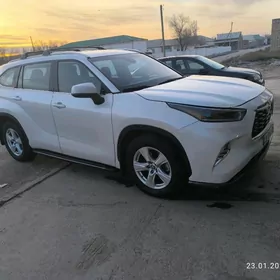 Toyota Highlander 2021