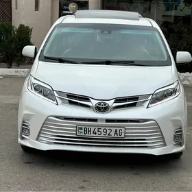 Toyota Sienna 2018