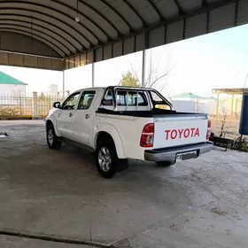Toyota Hilux 2013
