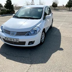 Nissan Versa 2011