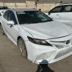 Toyota Camry 2022