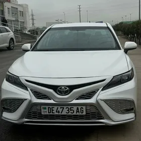 Toyota Camry 2020